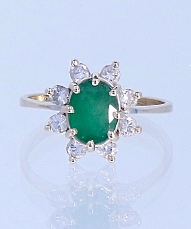 Verhogen Suradam Clan Prachtige Witgouden Entourage Ring 14 Krt met 1 Ct Smaragd & 0.40 Ct  Diamant - Kleen Edelmetalen