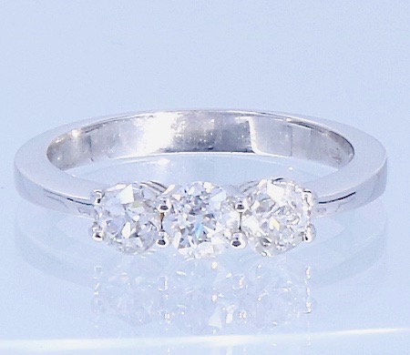 weggooien Onbevreesd Doe voorzichtig Prachtige Witgouden Trilogie Ring 18K met 0.90 Ct Diamant - Kleen  Edelmetalen