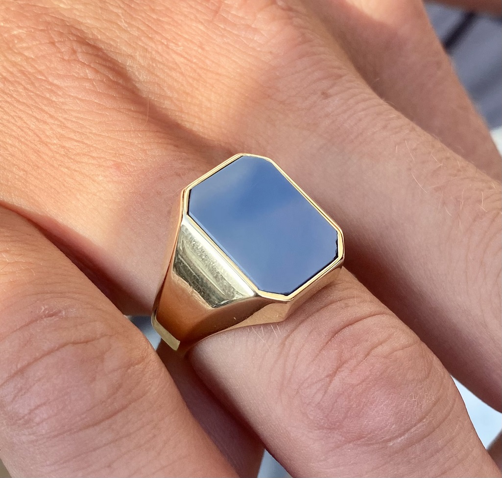 Oeganda Afhaalmaaltijd Uitdaging 14K Gouden Zegel Ring met blauwe steen - Kleen Edelmetalen