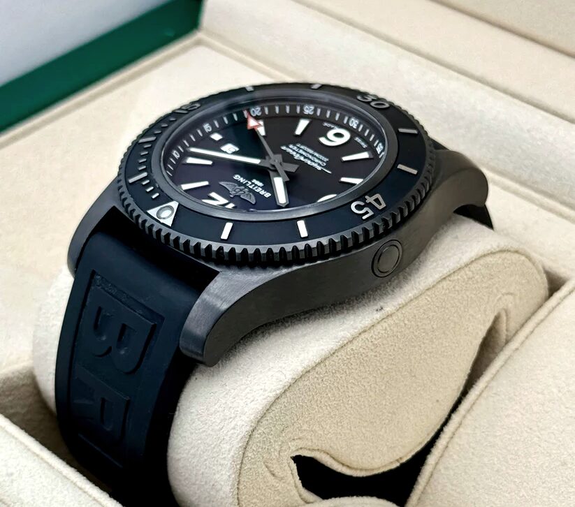 M17368 Breitling SuperOcean Blacksteel Rubber Diverstrap 46 mm // Full Set 2023