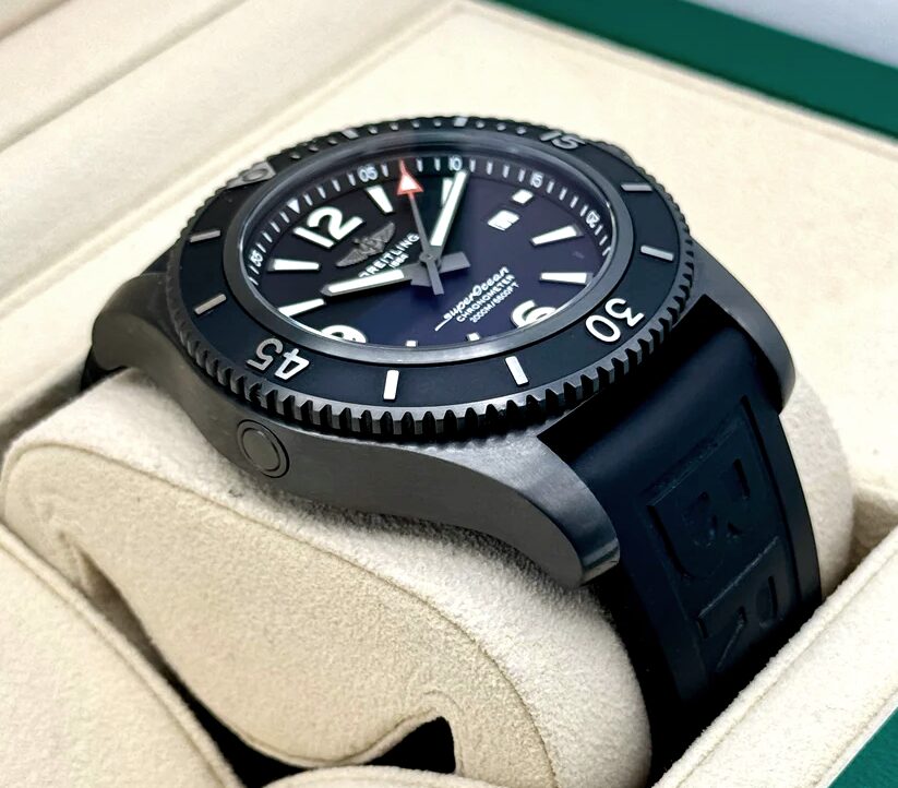 M17368 Breitling SuperOcean Blacksteel Rubber Diverstrap 46 mm // Full Set 2023