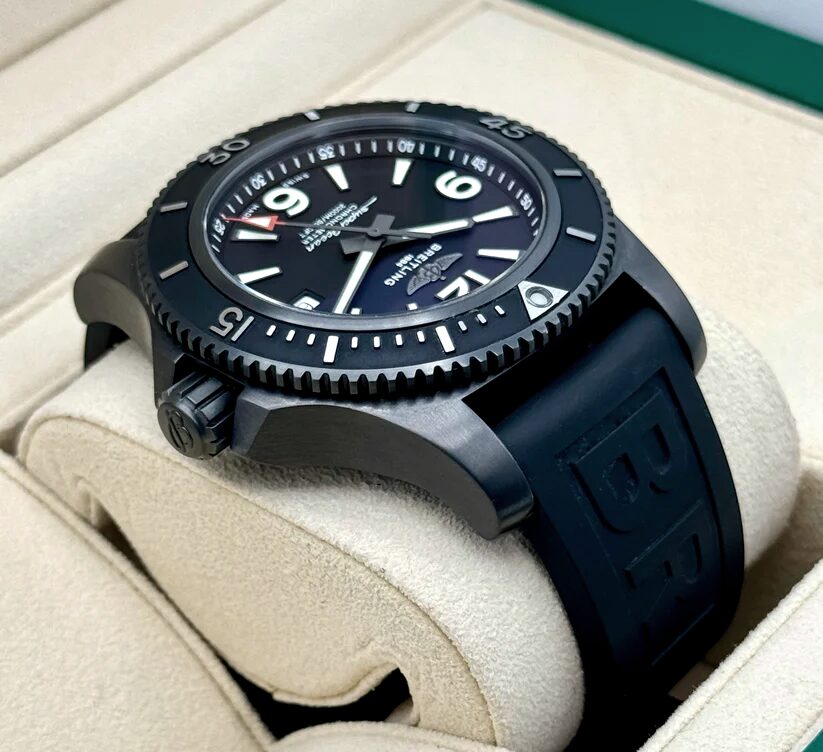 M17368 Breitling SuperOcean Blacksteel Rubber Diverstrap 46 mm // Full Set 2023