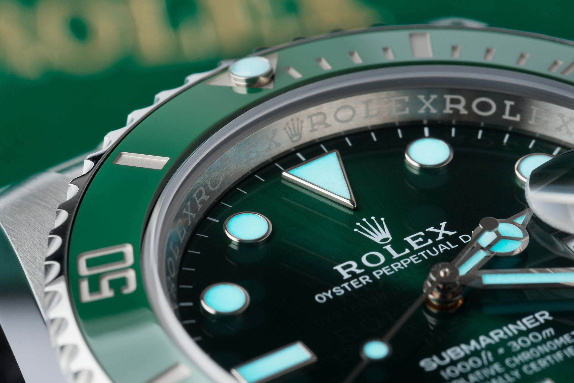 116610LV Rolex Oyster Submariner Steel Hulk Green Dial 40 mm // Full Set 2019