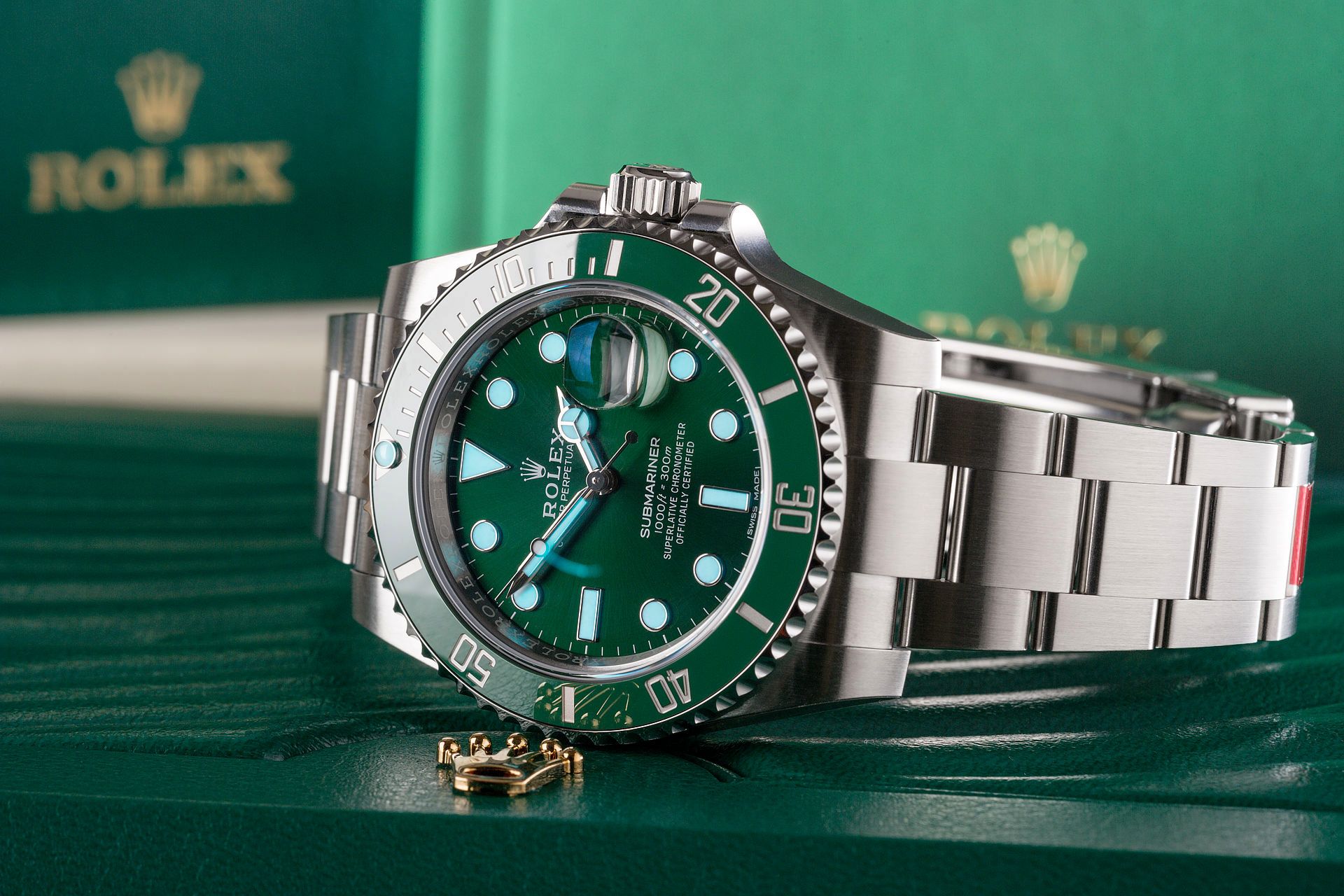 116610LV Rolex Oyster Submariner Steel Hulk Green Dial 40 mm // Full Set 2019