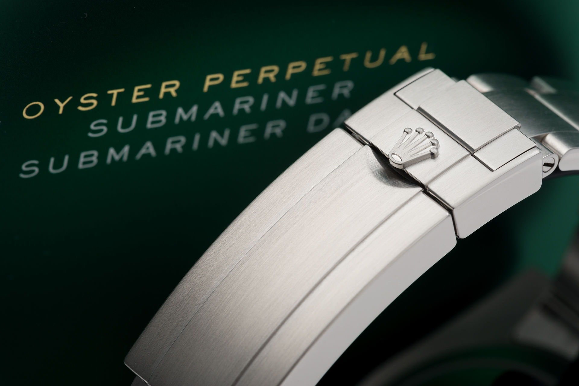 116610LV Rolex Oyster Submariner Steel Hulk Green Dial 40 mm // Full Set 2019