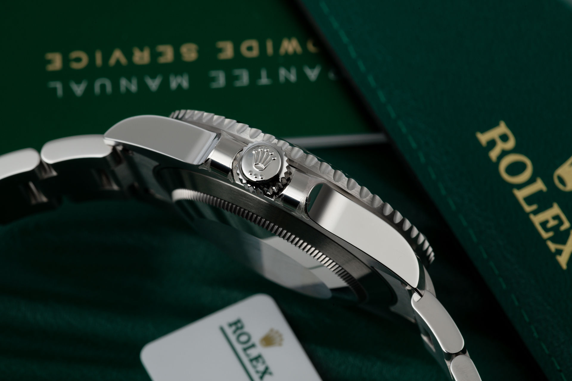 116610LV Rolex Oyster Submariner Steel Hulk Green Dial 40 mm // Full Set 2019